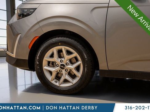 Used 2023 Kia Soul LX w/ LX Technology Package FWD image 30