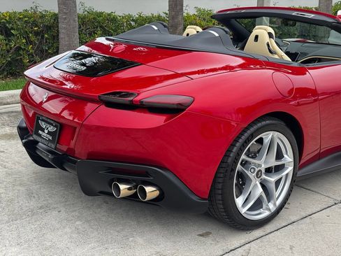 Used 2024 Ferrari Roma Spider RWD image 9