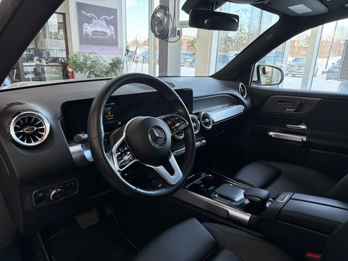 Certified 2023 Mercedes-Benz GLB 250 4MATIC image 9