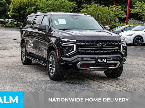 Used 2025 Chevrolet Suburban Z71 AWD/4WD image 5