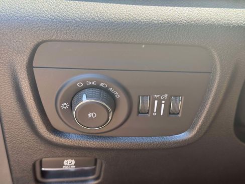 Used 2026 Jeep Grand Cherokee Limited w/ Limited Altitude Package AWD/4WD image 19