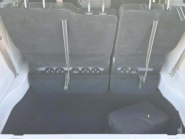 Used 2023 Chrysler Pacifica Touring-L FWD image 23