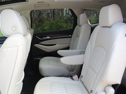 Used 2022 Buick Enclave Avenir w/ Avenir Technology Package image 26