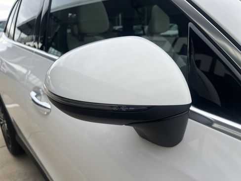 Certified 2025 Mercedes-Benz GLC 300 image 8