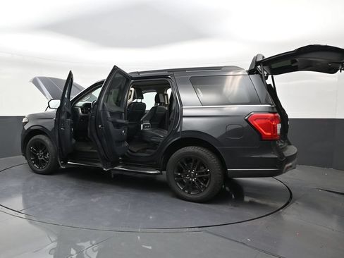 Used 2023 Ford Expedition XLT RWD image 31