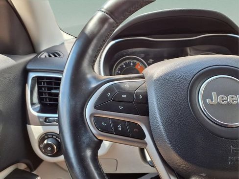 Used 2019 Jeep Cherokee Limited AWD/4WD image 15