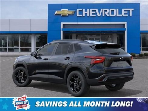 New 2026 Chevrolet Trax LT w/ Driver Confidence Package FWD image 3