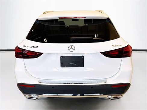 Certified 2025 Mercedes-Benz GLA 250 4MATIC image 6