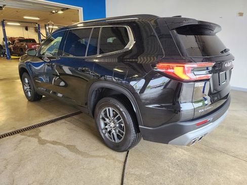 Certified 2025 GMC Acadia Elevation FWD image 2