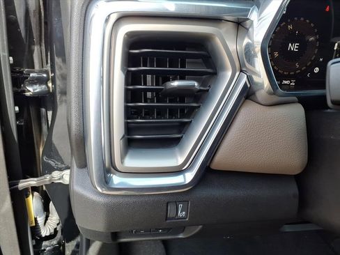 Used 2024 GMC Canyon Denali image 34