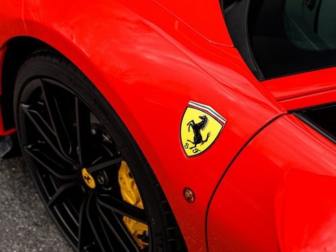 Used 2020 Ferrari 488 Pista Coupe image 15