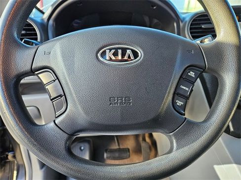 Used 2007 Kia Rondo LX w/ Convenience Pkg image 17