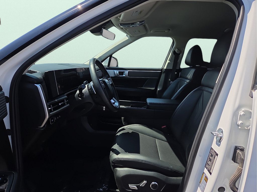 Used 2026 Hyundai Santa Fe SEL AWD/4WD image 16