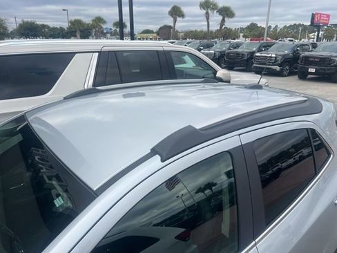 Used 2022 Buick Encore Preferred w/ Safety Package image 9