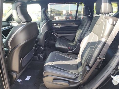 New 2025 Jeep Grand Cherokee L Overland w/ Luxury Tech Group IV image 25