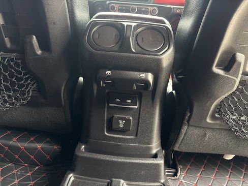 Used 2018 Jeep Wrangler Unlimited Rubicon AWD/4WD image 16