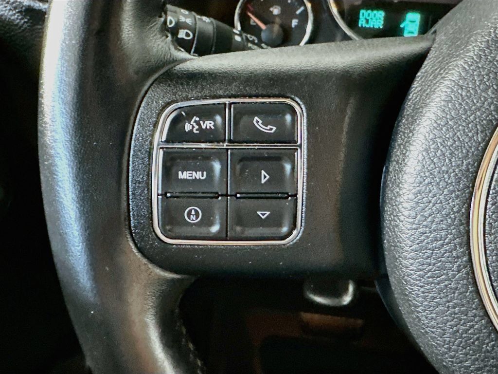 Used 2015 Jeep Wrangler Sport w/ Connectivity Group AWD/4WD image 21
