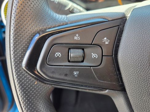 Certified 2025 Chevrolet Trax LT FWD image 21