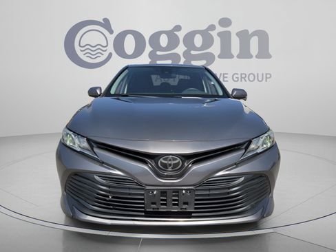 Used 2020 Toyota Camry LE FWD image 8