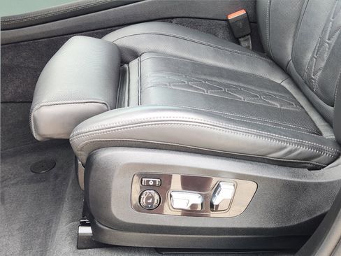 Used 2025 BMW X7 M60i AWD/4WD image 19