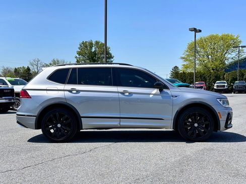 Used 2021 Volkswagen Tiguan SE R-Line AWD/4WD image 3