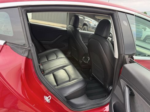 Used 2018 Tesla Model 3 Long Range RWD image 15