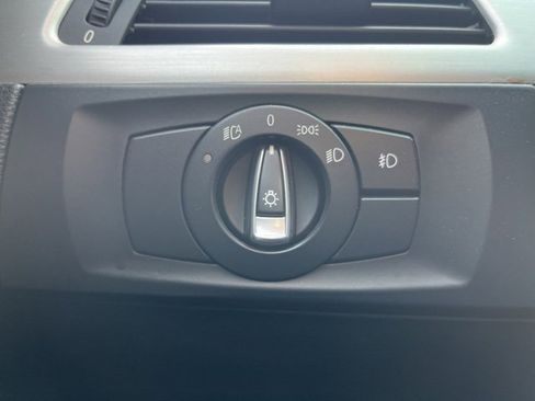 Used 2010 BMW 335i xDrive Sedan image 17