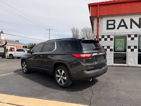 Used 2019 Chevrolet Traverse LT w/ LT Premium Package FWD image 3