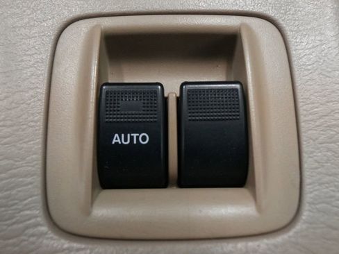 Used 2003 MAZDA MX-5 Miata image 25