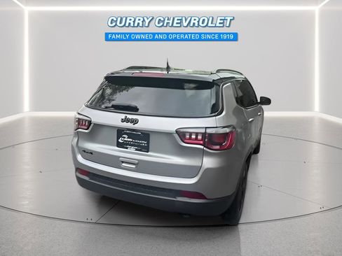 Used 2019 Jeep Compass Latitude AWD/4WD image 13