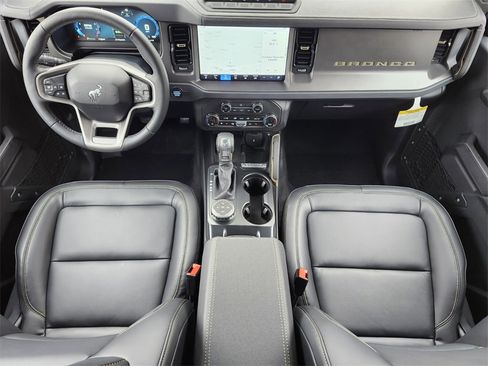 New 2025 Ford Bronco Badlands image 12