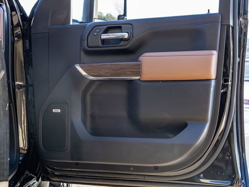 Used 2023 Chevrolet Silverado 3500 High Country w/ Z71 Off-Road Package image 32