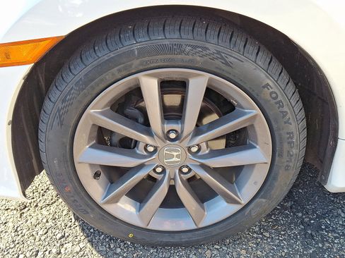 Certified 2019 Honda Civic EX image 28