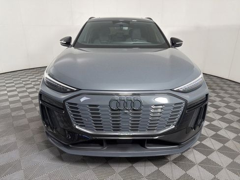 Used 2025 Audi SQ6 e-tron Premium Plus w/ Premium Plus AWD/4WD image 2