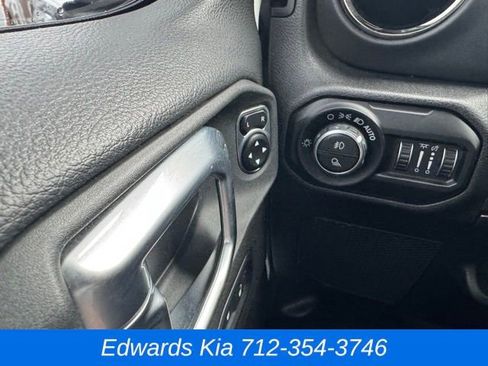 Used 2021 Jeep Gladiator Overland image 21