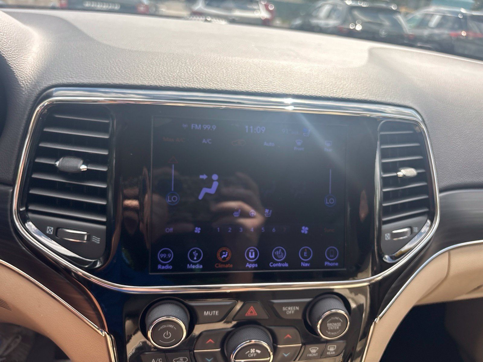 Used 2019 Jeep Grand Cherokee Limited w/ Luxury Group II RWD image 28