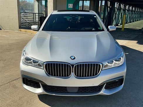 Used 2016 BMW 750i xDrive image 11