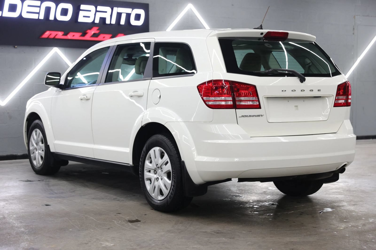 Used 2015 Dodge Journey American Value Package w/ Flexible Seating Group FWD image 26
