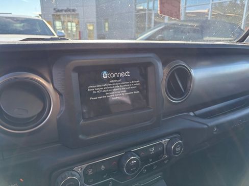 Used 2020 Jeep Wrangler Unlimited Freedom Edition image 10