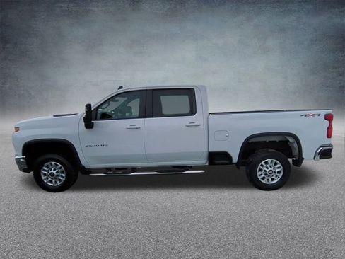 Certified 2022 Chevrolet Silverado 2500 LT w/ Snow Plow Prep/Camper Package image 6