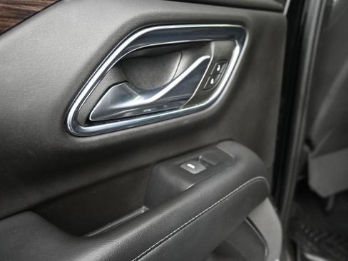 Used 2023 Chevrolet Suburban LT w/ Luxury Package image 29