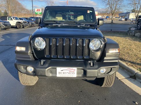 Used 2021 Jeep Wrangler Sport image 15