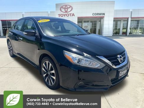 Used 2017 Nissan Altima 2.5 SV w/ Convenience Package FWD image 1