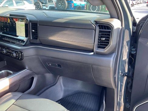 Used 2025 Chevrolet Silverado 1500 LTZ w/ LTZ Premium Package image 16