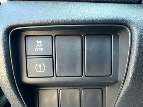 Used 2019 Honda CR-V LX image 16