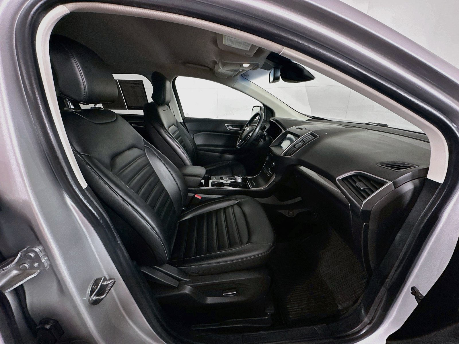 Used 2019 Ford Edge SEL w/ Equipment Group 201A AWD/4WD image 27