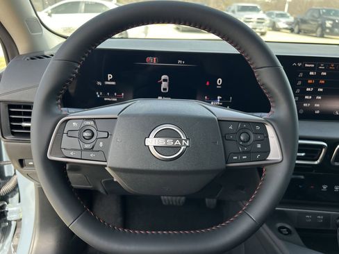 New 2026 Nissan Sentra SR w/ Floor Mat Package FWD image 9