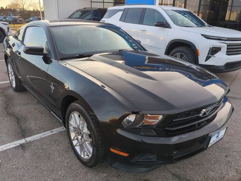 Used 2012 Ford Mustang Premium image 2