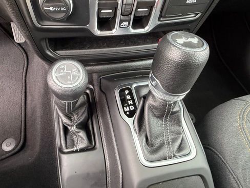 Certified 2025 Jeep Wrangler Unlimited Sahara AWD/4WD image 28