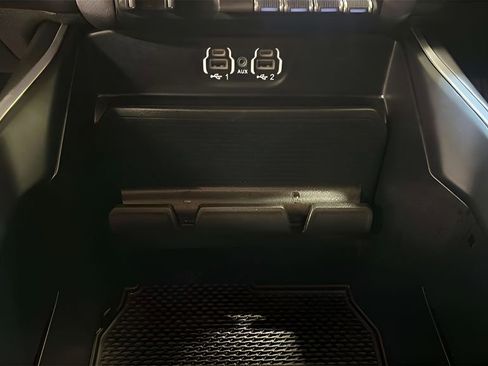 Used 2022 RAM 2500 Big Horn w/ Night Edition image 18